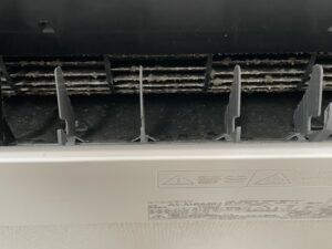 名古屋市東区での作業写真：内部の汚れ（施工前）