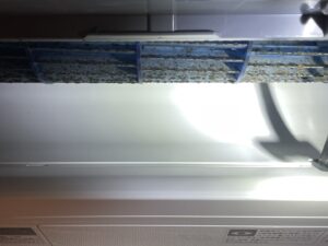 名古屋市北区での作業写真:内部の汚れ(施工前)