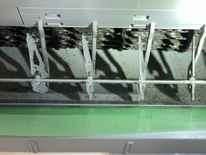 名古屋市北区での作業写真:内部の汚れ(施工前)