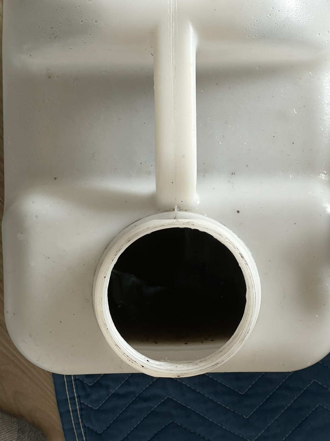 名古屋市名東区古澤様邸のエアコンクリーニング。洗浄で出た汚水