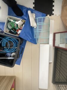 名古屋市中川区での作業写真:分解した部品を洗っているところ
