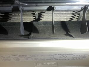 名古屋市中村区での作業写真:内部の汚れ(施工前)