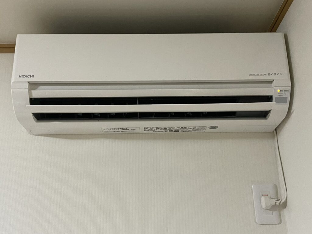 西区大池様邸のエアコンクリーニング。施工前