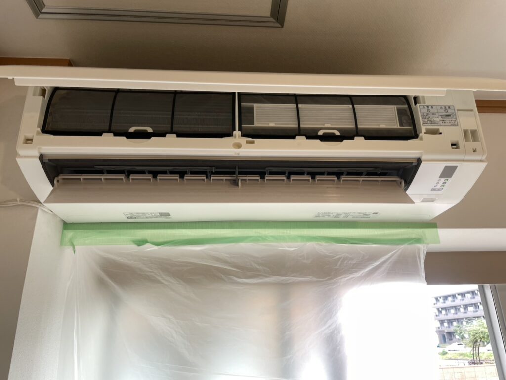 天白区兼子様邸のエアコンクリーニング。施工前